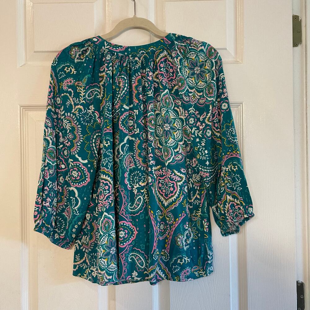 Crown & Ivy PL Paisley 3/4 Sleeve Peasant Top - Picture 2 of 11
